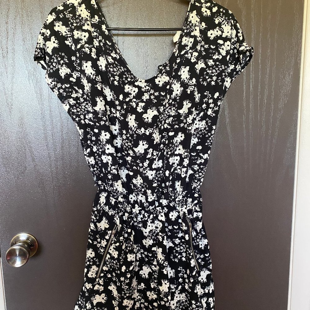 Short Sleeve Jump Suit With Zipper Accents